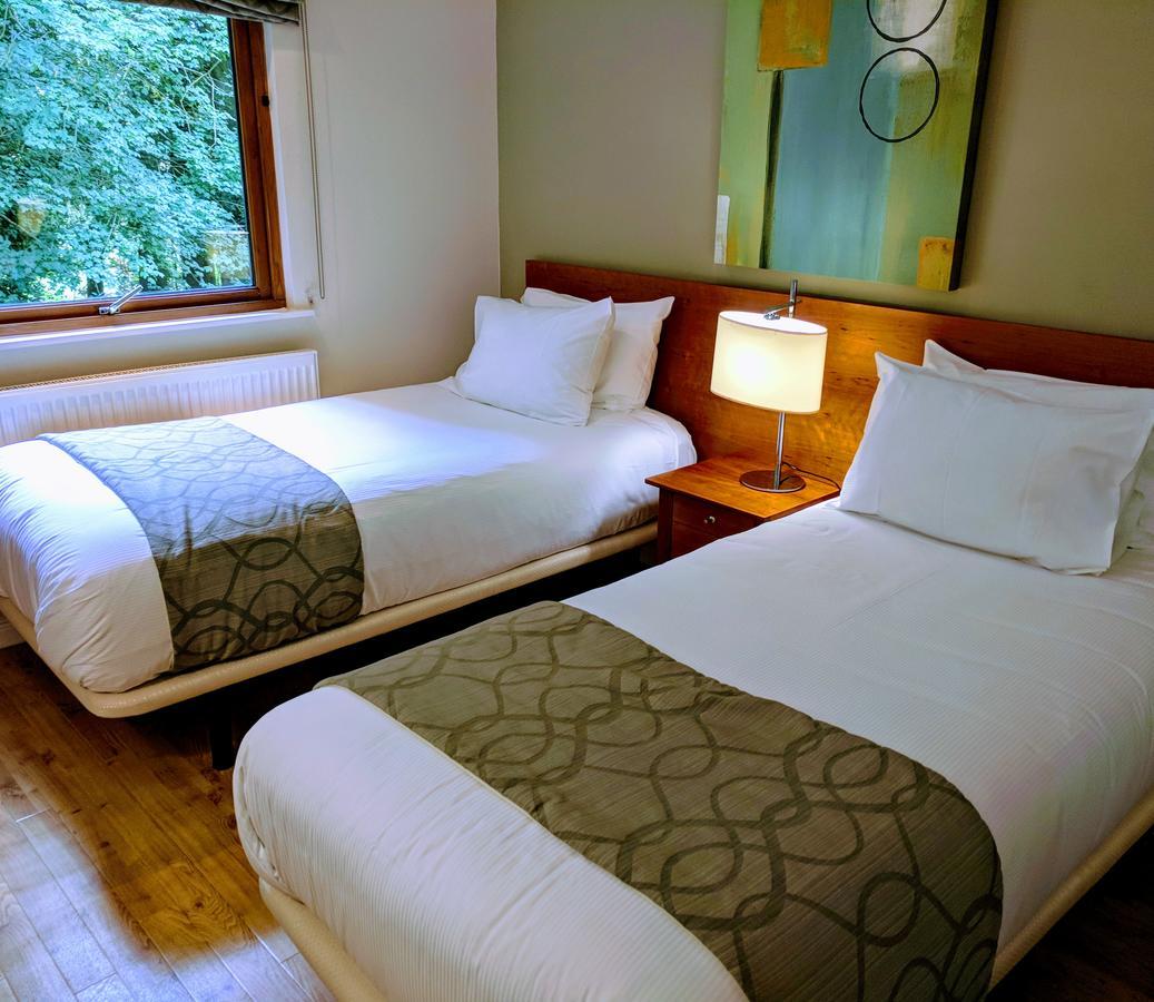 Resort Broome Park 4*